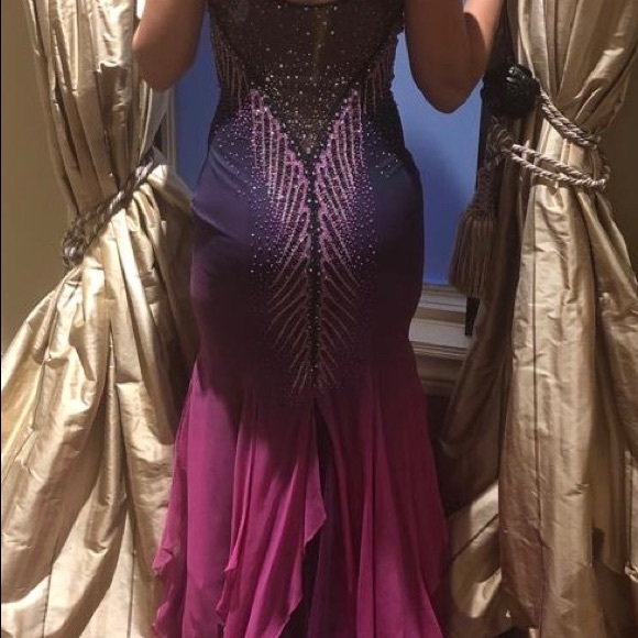 Beautiful party gown - Picture 6 of 6